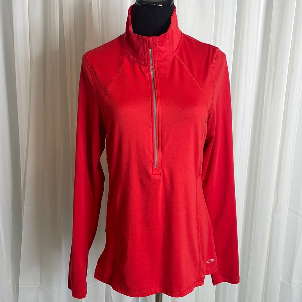 Red CHAMPION 1/2 zippered pullover, size M